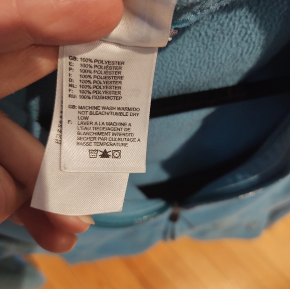 Women's North Face zip up hoodie - Picture 4 of 5